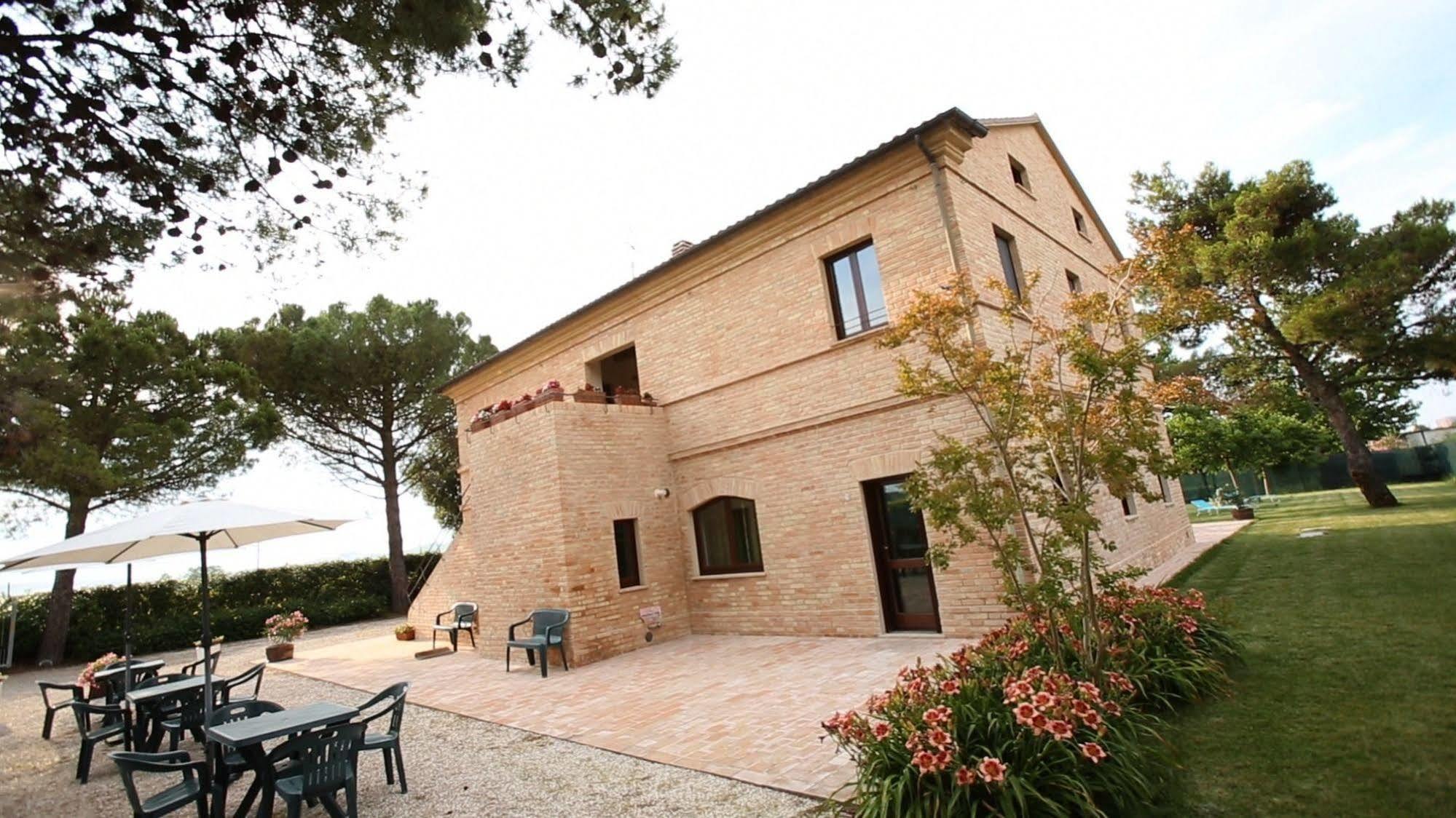 Agriturismo La Fonte Di San Girio Hostal Potenza Picena Exterior foto