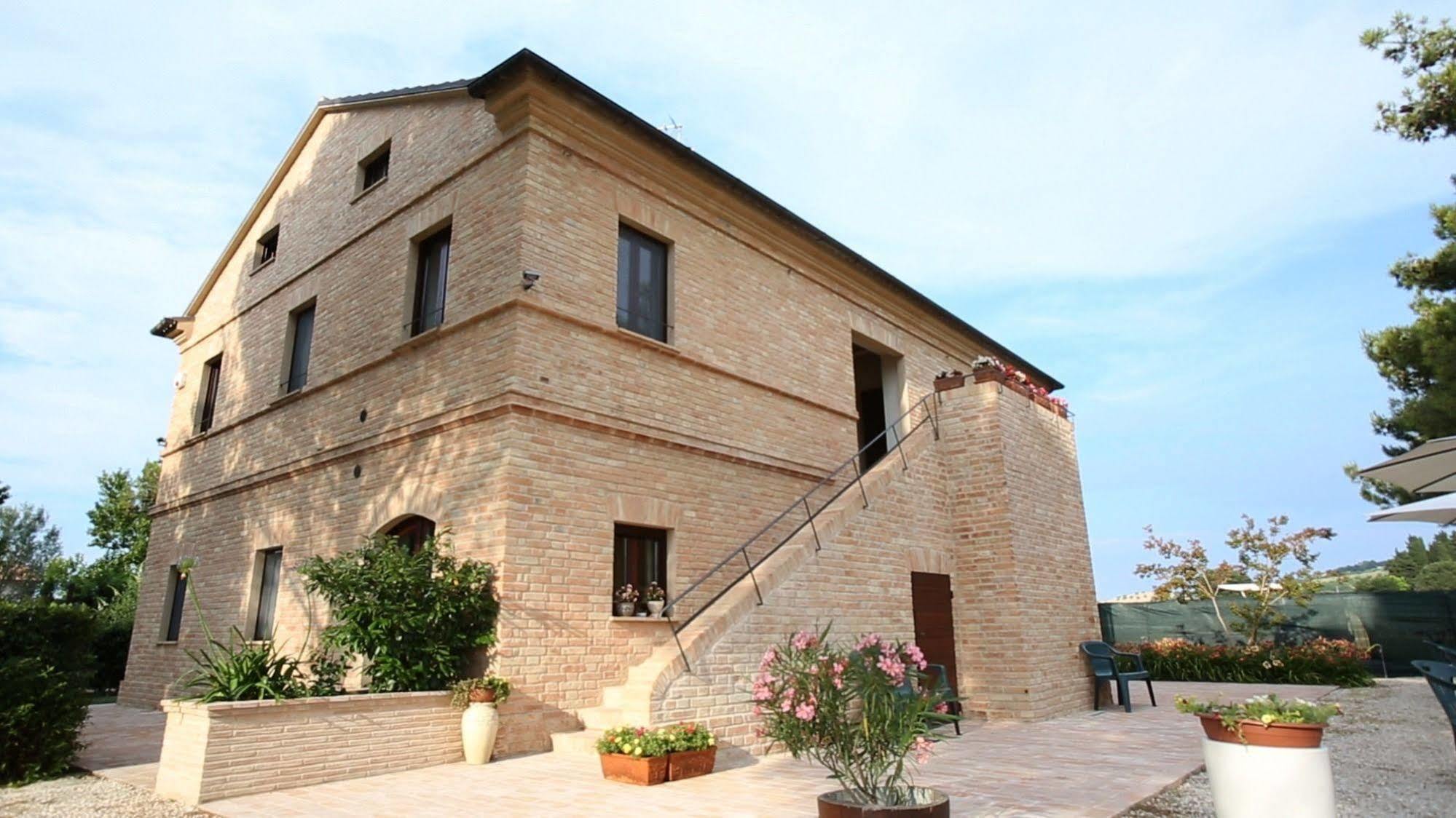 Agriturismo La Fonte Di San Girio Hostal Potenza Picena Exterior foto